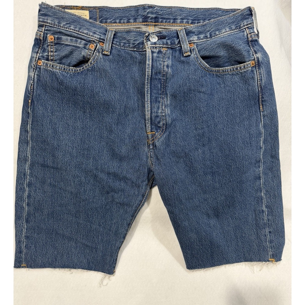 Levis 501 Men's Cut Off Jean Shorts Raw Hem Medium Wash Blue Size 34